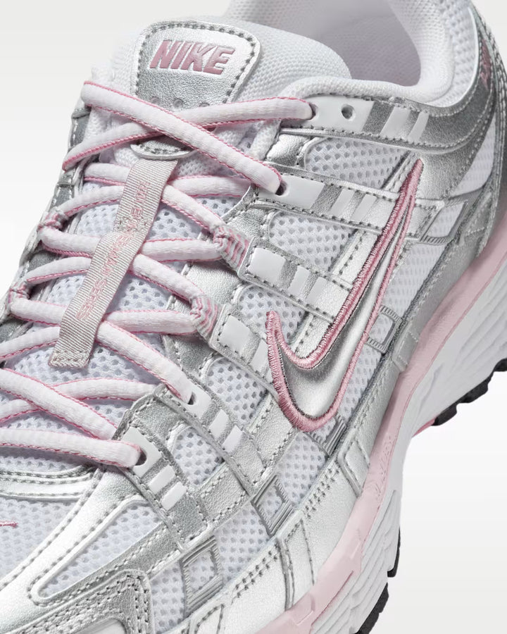 NIKE - P-6000 Metallic Silver Roze