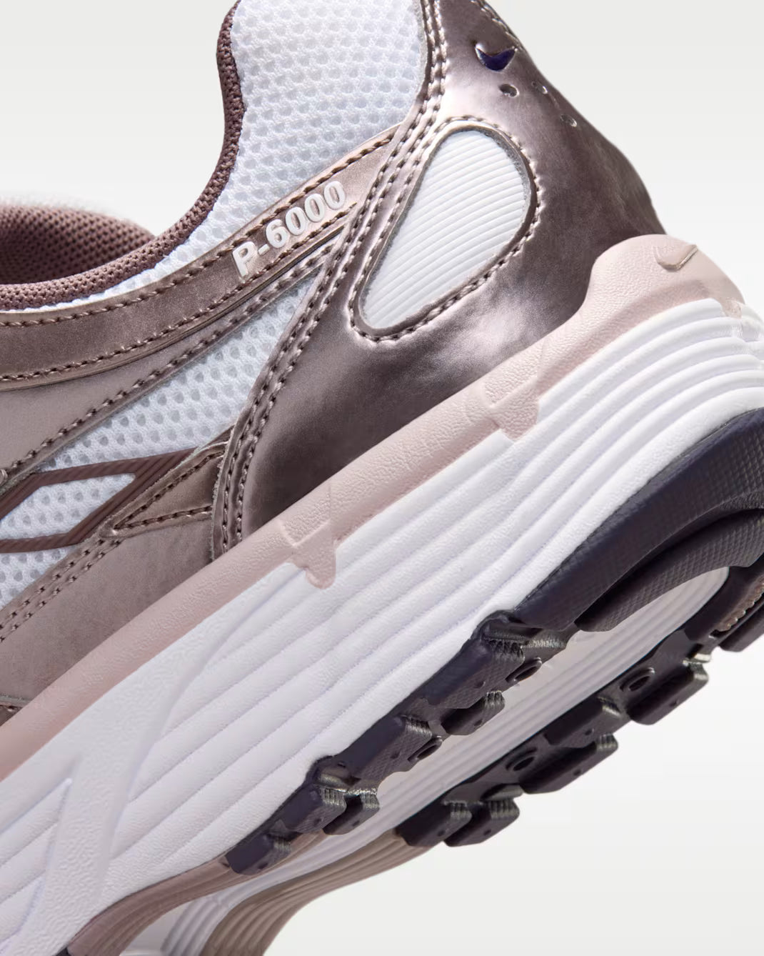 NIKE - P-6000 Light Orewood Brown