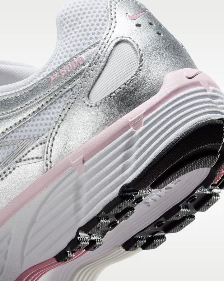 NIKE - P-6000 Metallic Silver Roze